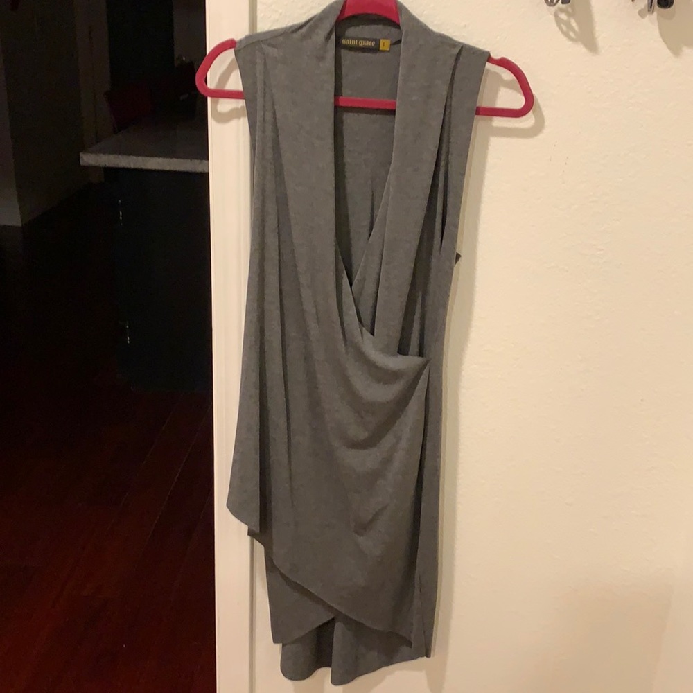 Unique dress: can be worn so many different ways!!!